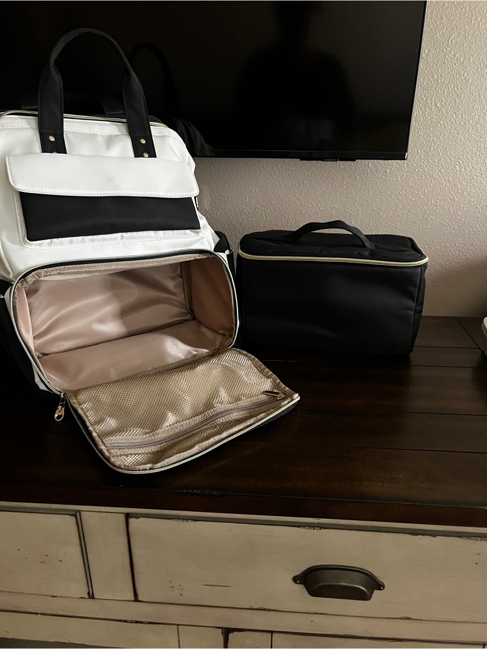 Modern Lunch Backpack – The Ultimate Backpack - Picture 10 of 11